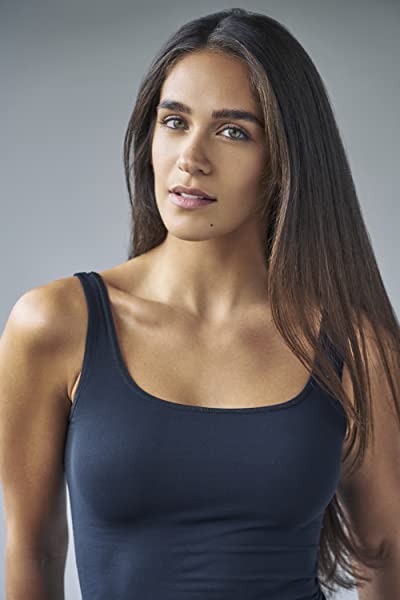 Izabel Pakzad
